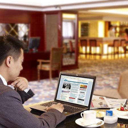 Shenyang Rich Gate Hotel Екстер'єр фото