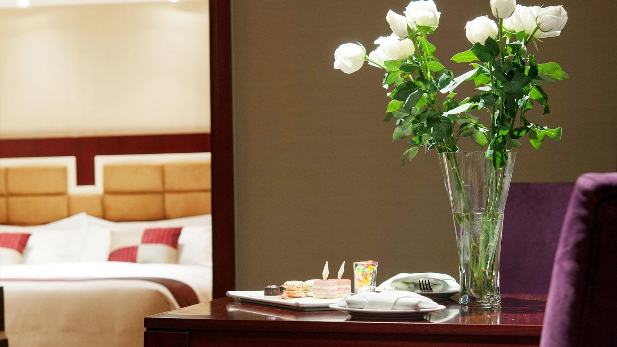 Shenyang Rich Gate Hotel Екстер'єр фото