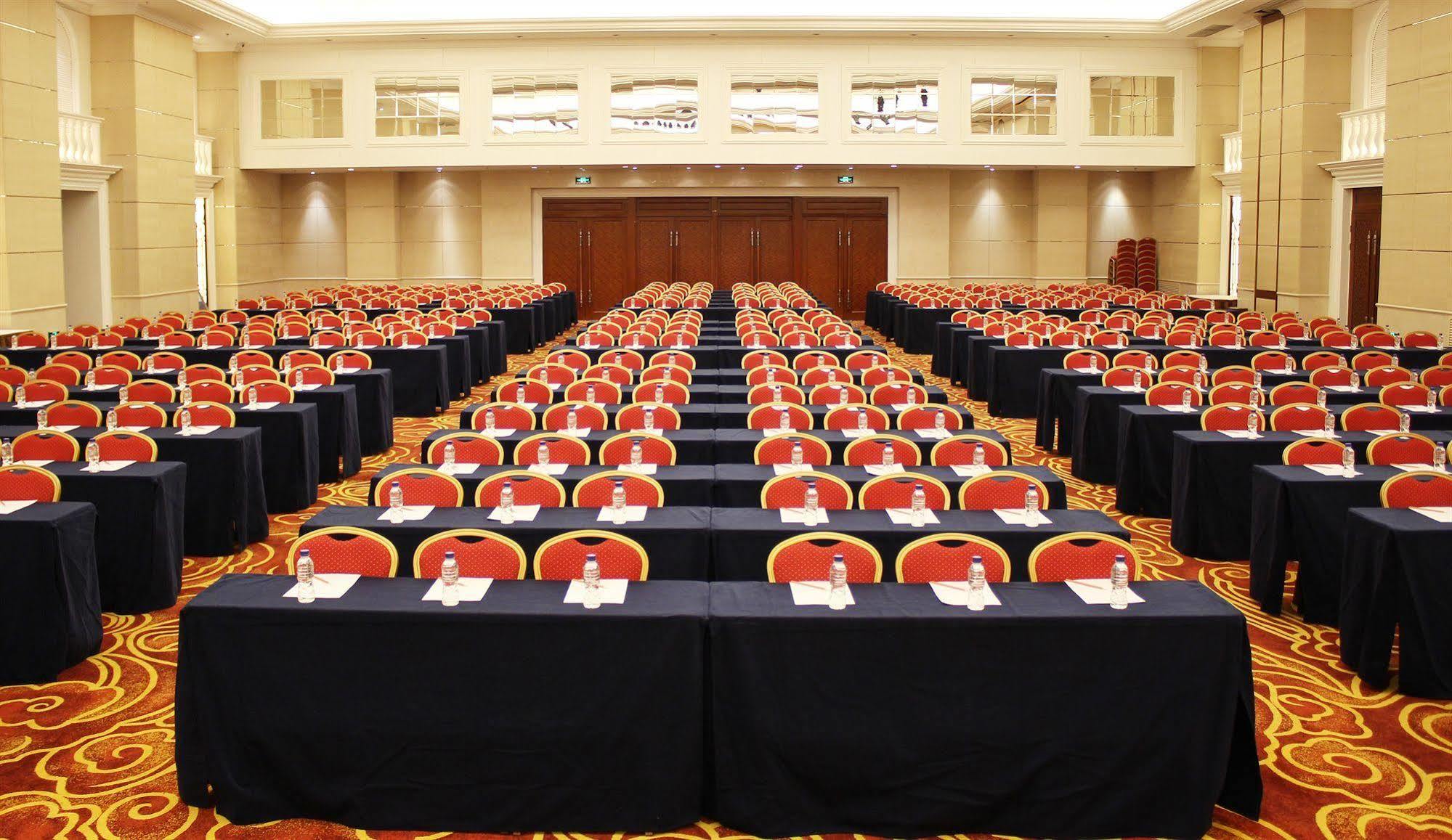 Shenyang Rich Gate Hotel Екстер'єр фото
