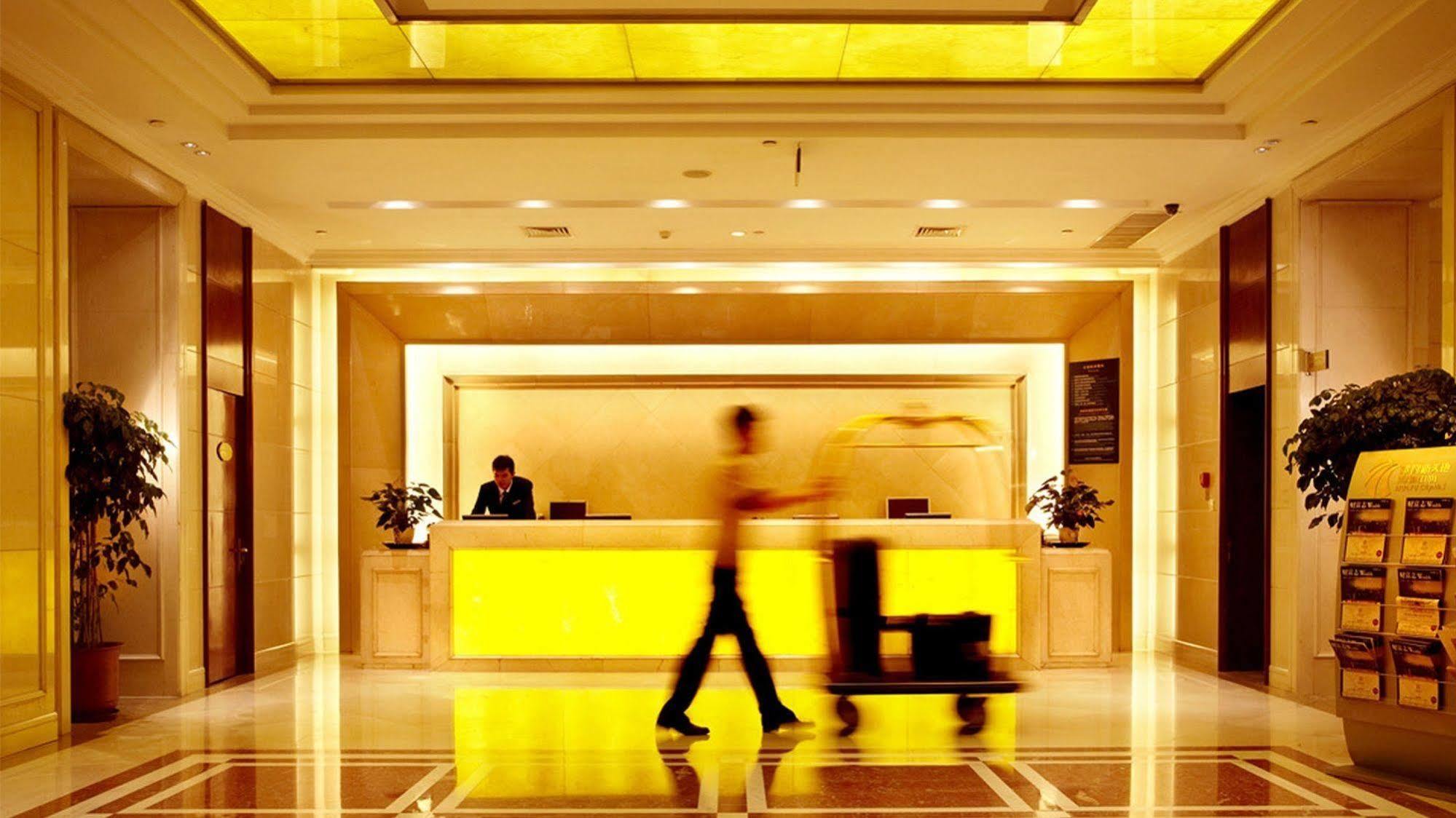 Shenyang Rich Gate Hotel Екстер'єр фото